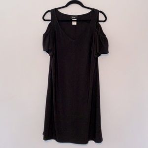 Cut out sleeve v neck flowy dress